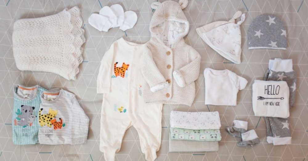 لباسهای نوزاد تازه به دنیا آمده