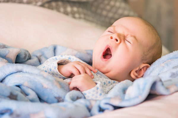 چرت زدن نوزاد