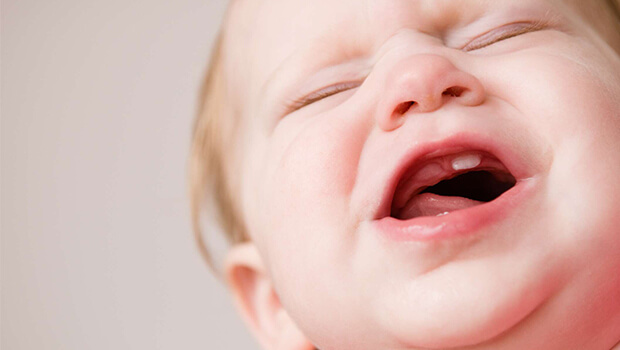 علائم دندان در آوردن نوزاد