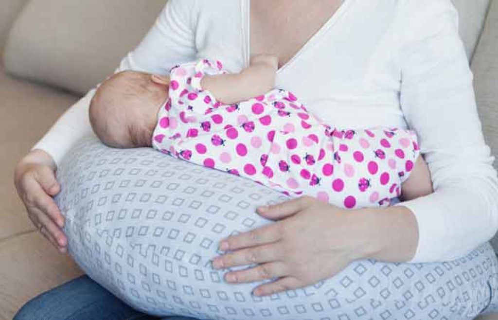 بالش شیردهی نوزاد