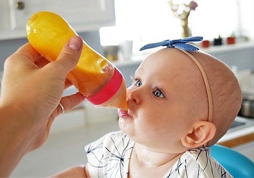 سرلاک خوری نوزاد