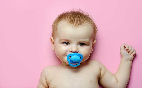 بهترین پستانک برای دندان نوزادان