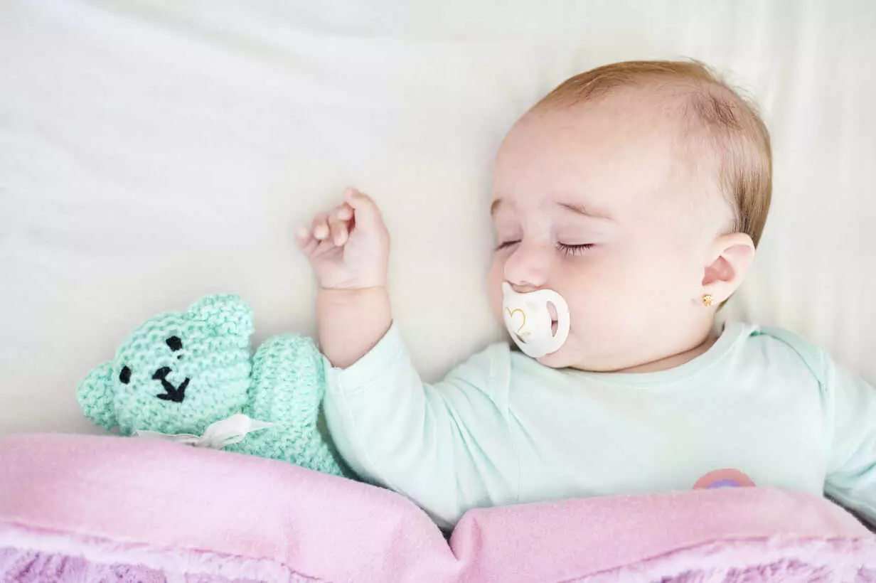 بهترین پستانک برای دندان نوزادان