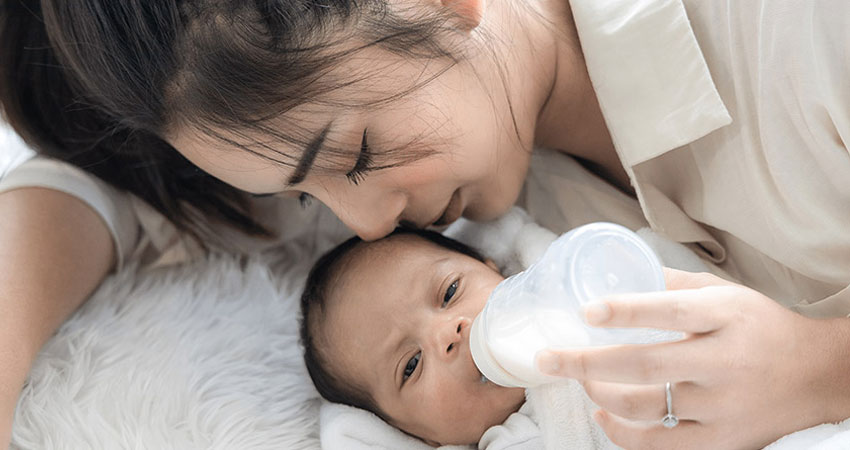 آیا می توان شیر مادر و شیر خشک را با هم مخلوط کرد؟