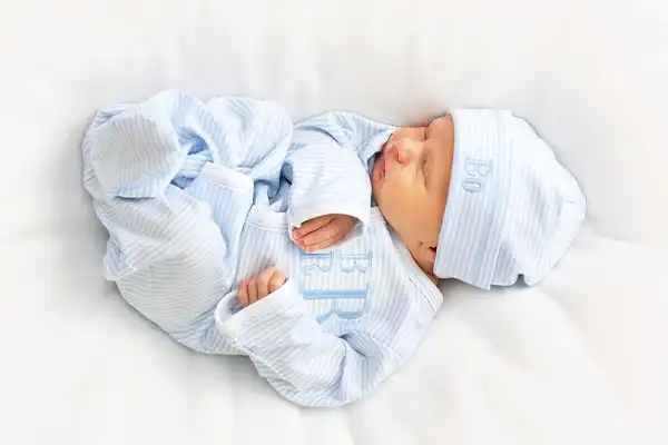 بهترین لباس برای نوزاد در بیمارستان