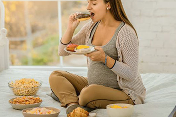دوران بارداری مادران چی بخورن چی نخورن