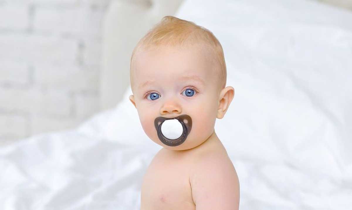 تاثیر مکیدن پستانک و سر شیشه روی دندان کودک