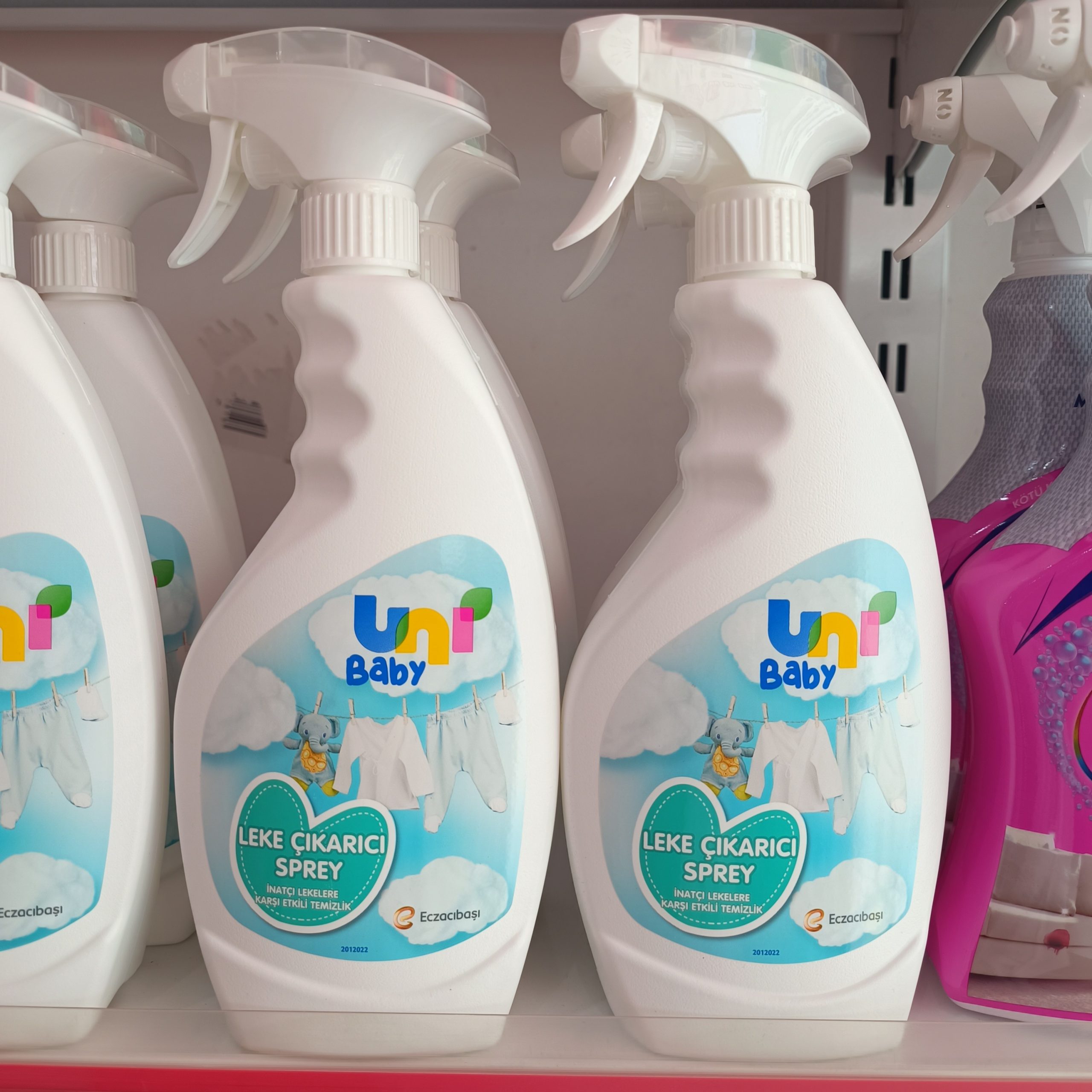 اسپری لکه بر لباس نوزاد یونی Uni