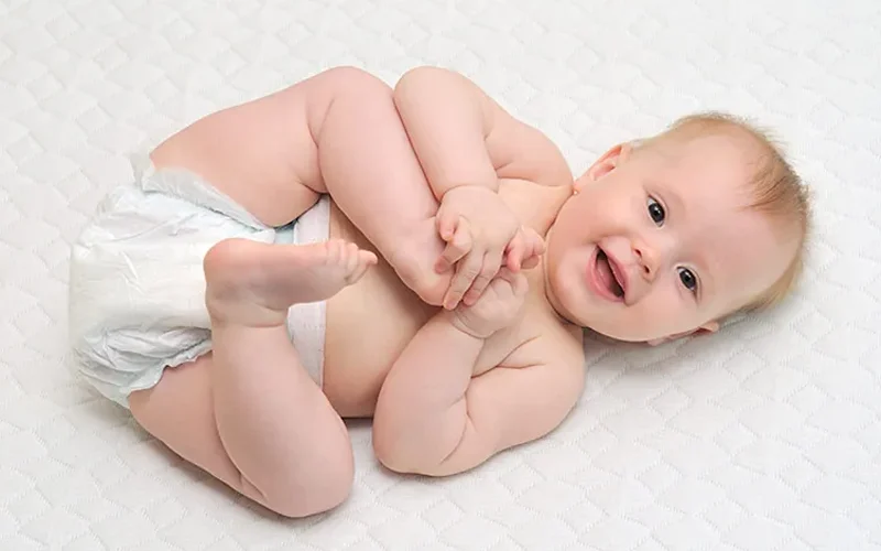  روش های جلوگیری از پس دادن پوشک نوزاد 