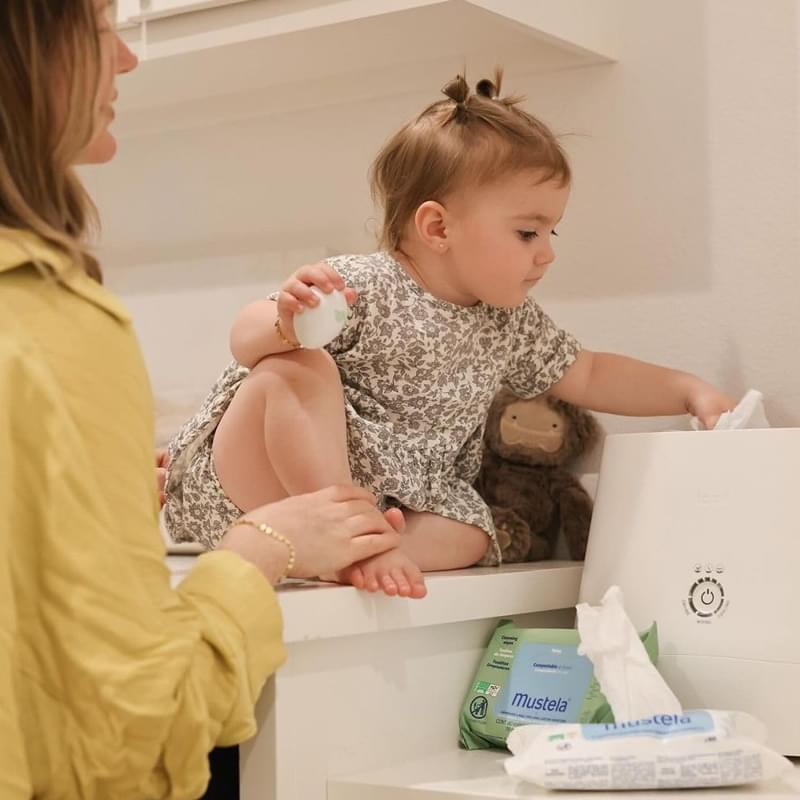 بررسی مزایا و معایب دستمال مرطوب نوزاد بر پایه آب موستلا Mustela